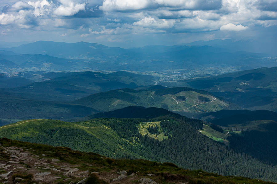 Yasinia depuis le mont Hoverla