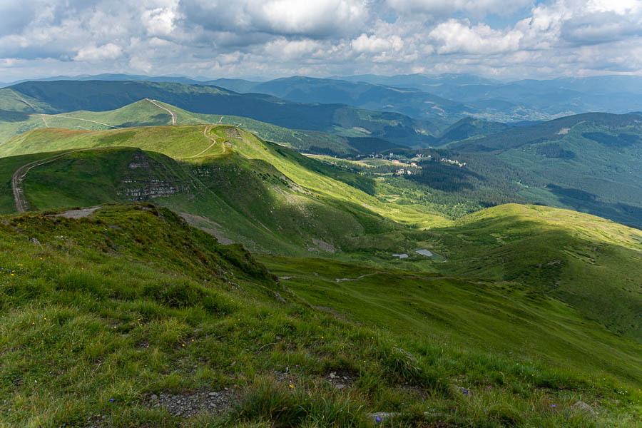 Station de Dragobrat depuis le Bliznica