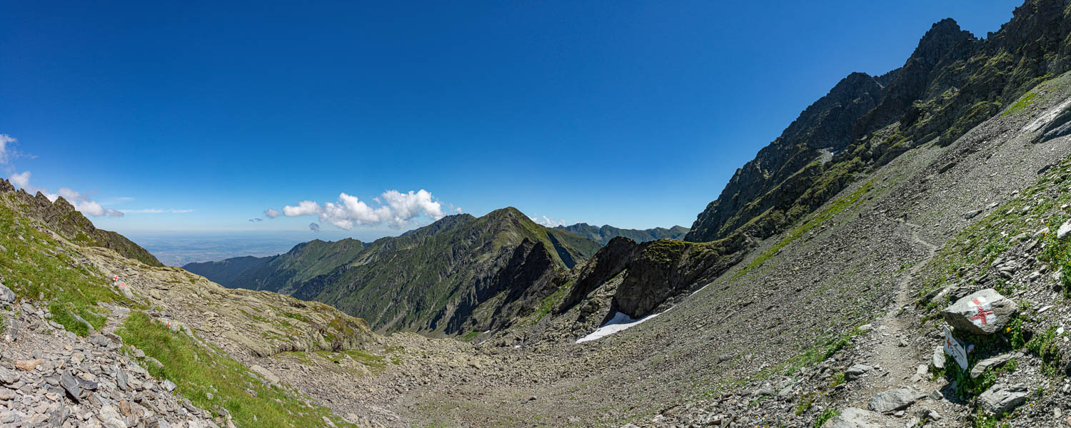 Vers le lac Călțun