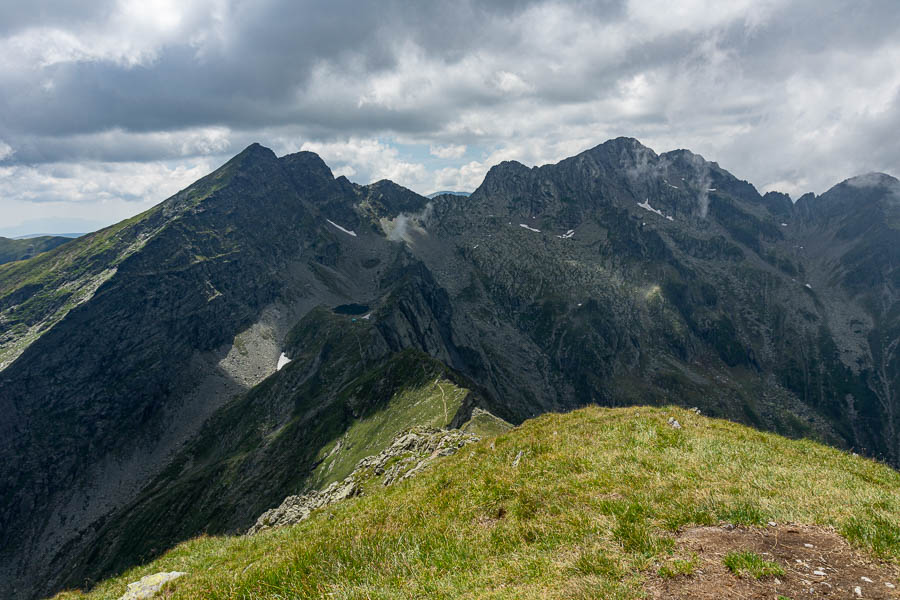 Lac Călțun et Negoiu depuis le Lăiţel, 2391 m