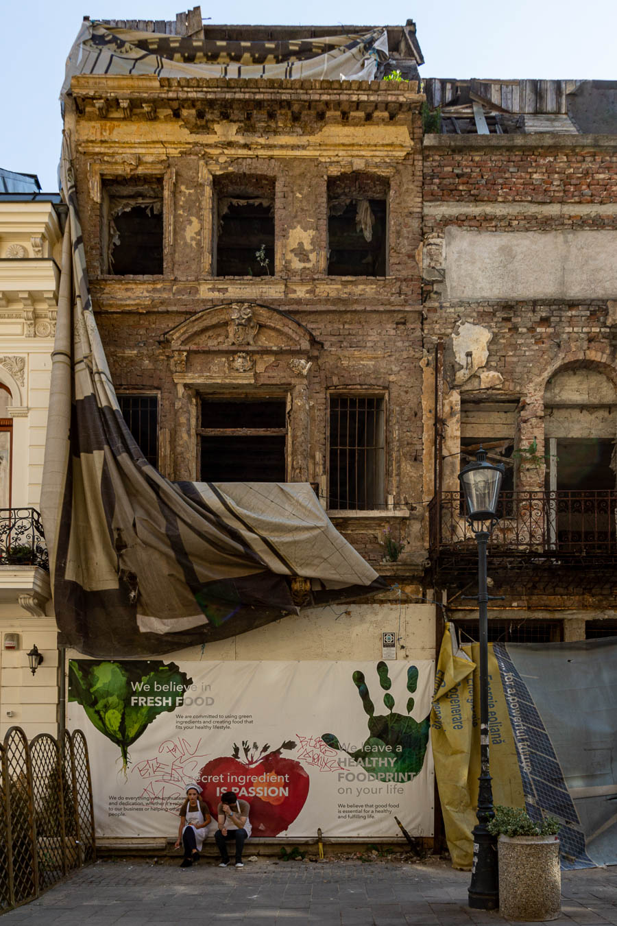 Bucarest : immeuble en ruines
