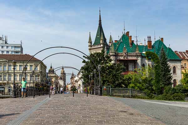 Košice : pont, cathédrale Sainte-Élisabeth