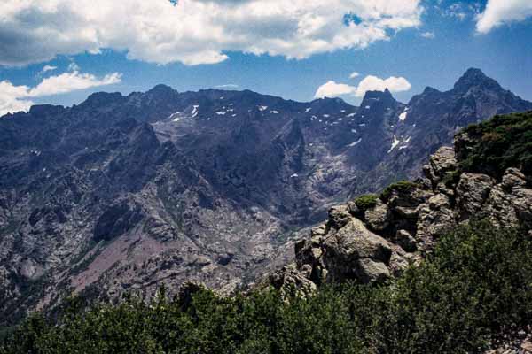 Bocca di Stagnu, 1979 m : vue sur le monte Cintu