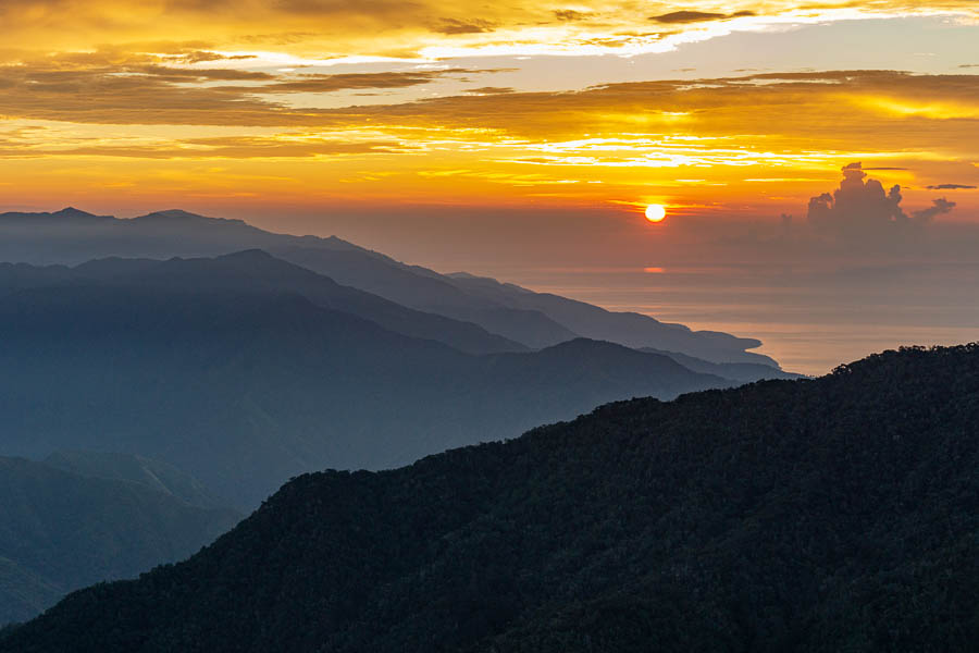 Montée au pic Turquino : belvédère Loma Redonda, lever de soleil