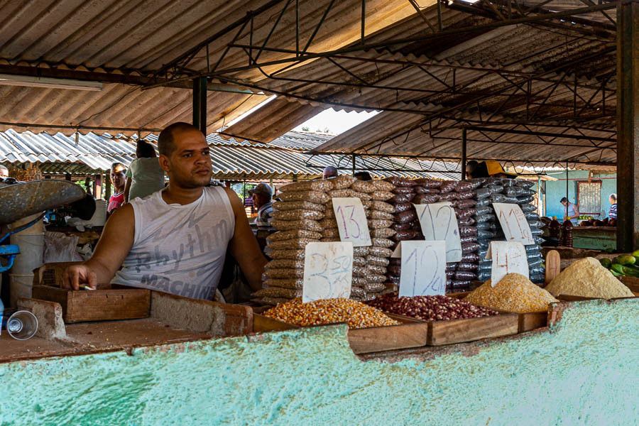 Camagüey : marché, maïs