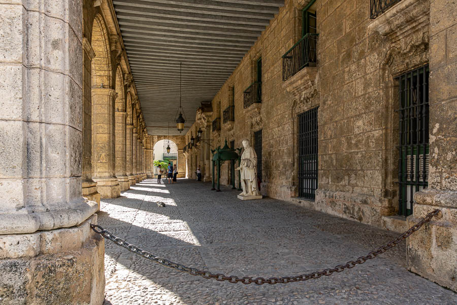 La Havane : plaza de Armas, palacio de los Capitanes Generales