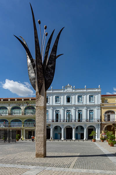 La Havane : plaza Vieja, sculpture