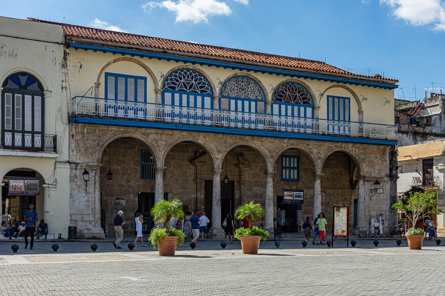 La Havane : plaza Vieja, palacio de los Condes de Jaruco