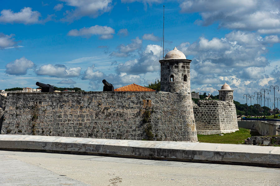 La Havane : port, castillo San Salvador de la Punta