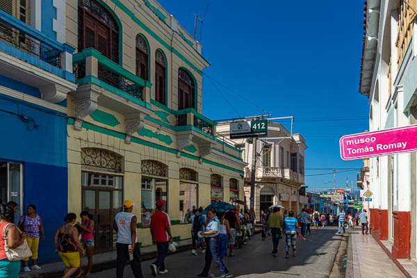 Santiago de Cuba : rue José Antonio Saco