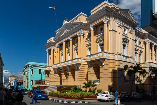 Santiago de Cuba : palais provincial