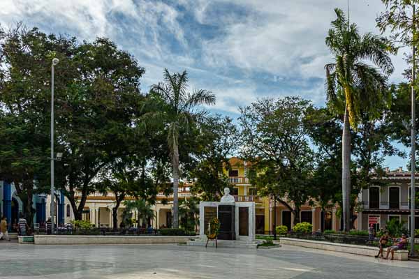 Parque Cespedes : monument à Perucho Figueredo