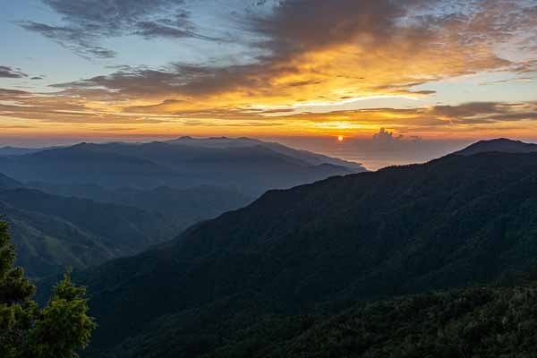 Montée au pic Turquino : belvédère Loma Redonda, lever de soleil