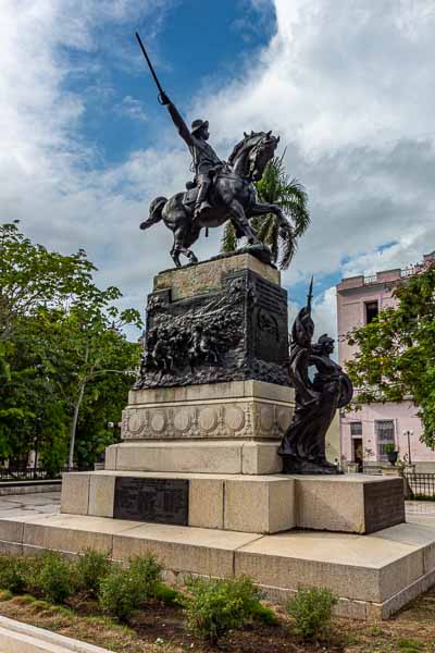 Camagüey : statue d'Ignacio Agramonte