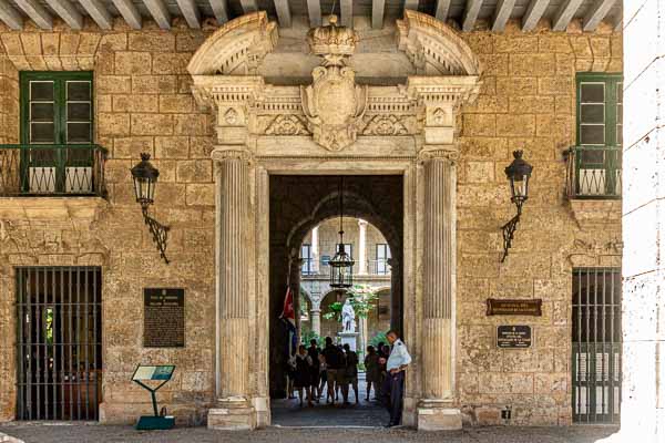 La Havane : plaza de Armas, palacio de los Capitanes Generales