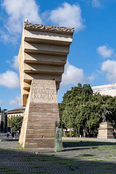 Barcelone, plaça de Catalunya : « Monument a Francesc Macià » par Josep Maria Subirachs