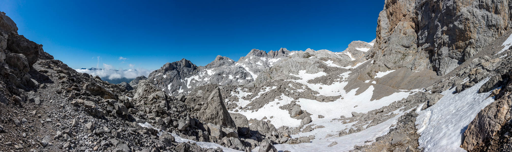 Montée vers Horcados Rojos et le refuge Verónica