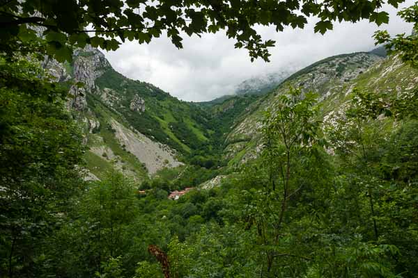 Bulnes La Villa, vallée vers le col de Pandébano