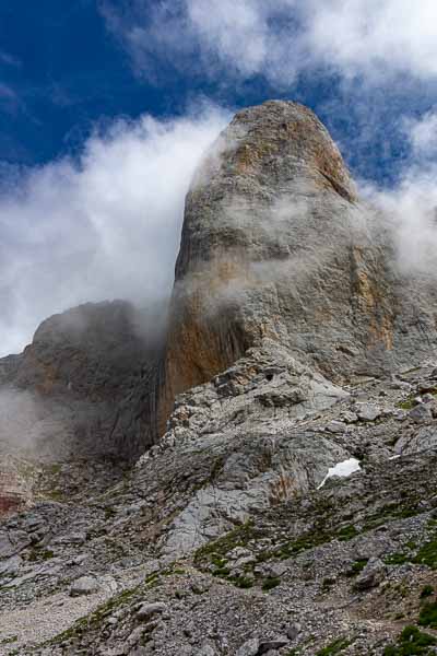 Naranjo de Bulnes, 2518 m