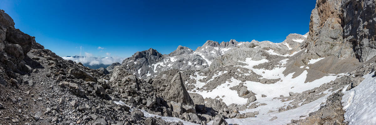 Montée vers Horcados Rojos et le refuge Verónica