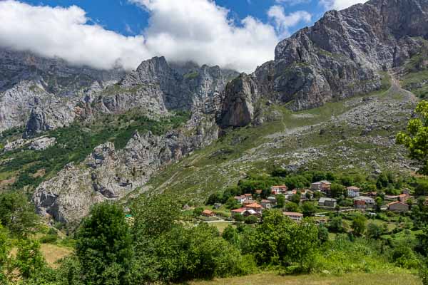 Cordiñanes, 860 m