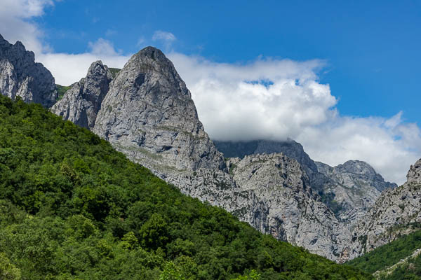 Cueto Agudos, 1579 m