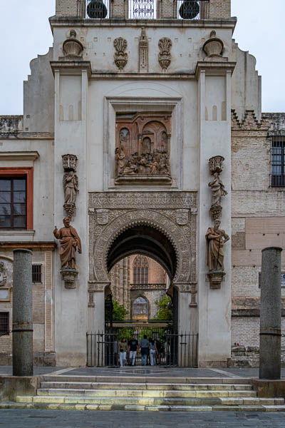 Séville, cathédrale : puerta del Perdón