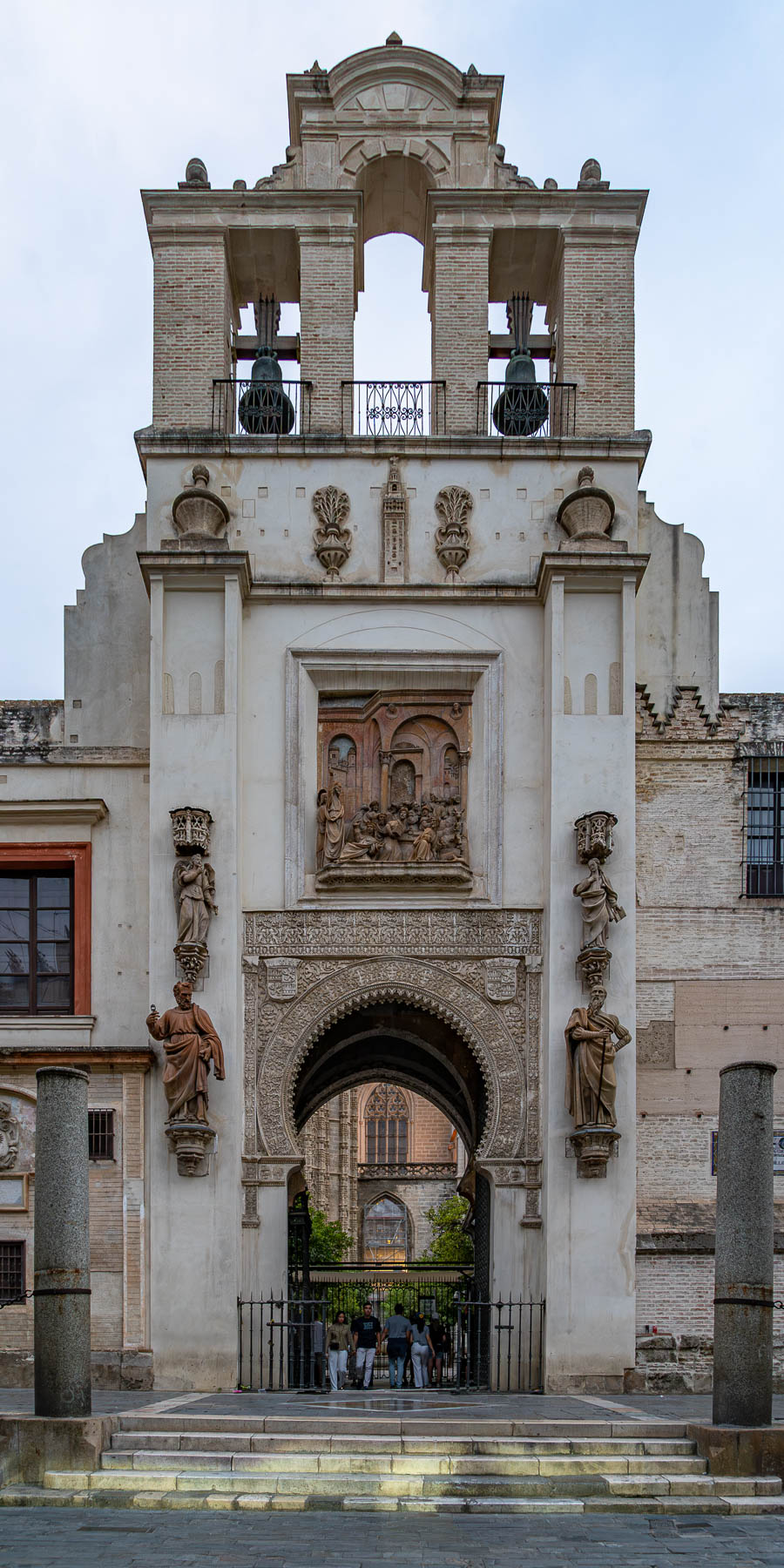 Séville, cathédrale : puerta del Perdón