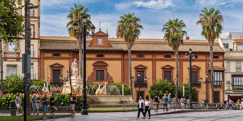 Séville : fuente de Híspalis de Puerta de Jerez