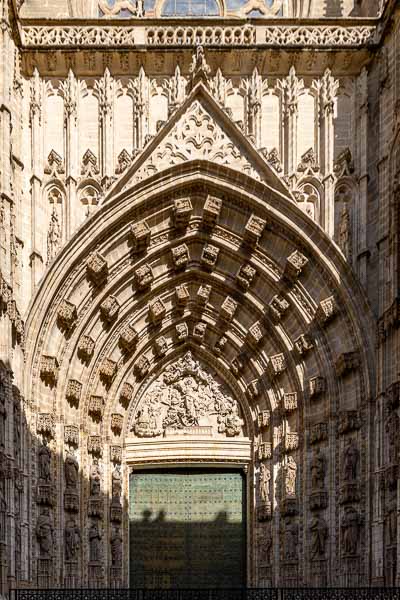Séville, cathédrale : puerta de la Asunción