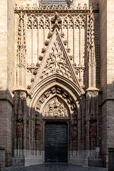 Séville, cathédrale : puerta de San Miguel