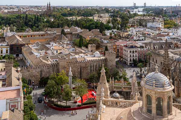 Séville, cathédrale : Giralda, vue sud, Alcázar
