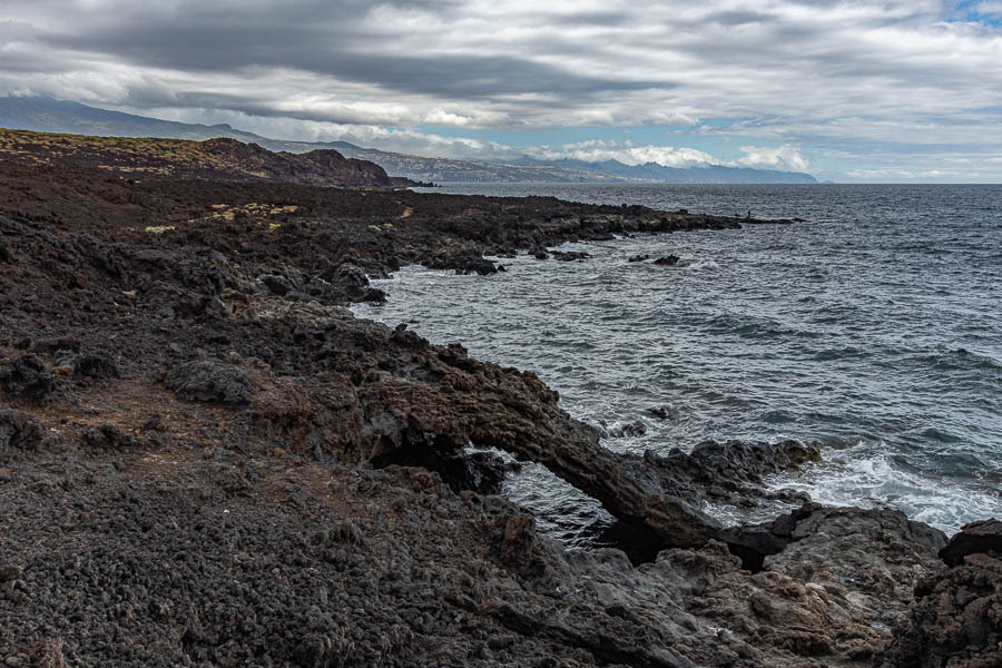 Malpaís de Güímar : coulée de lave, arche