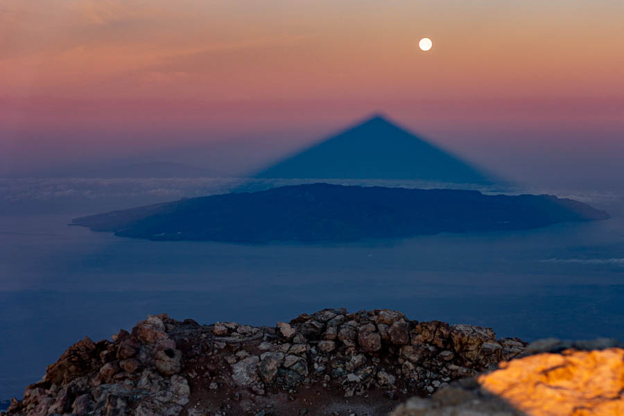 Teide : ombre sur La Gomera, 7 h 32