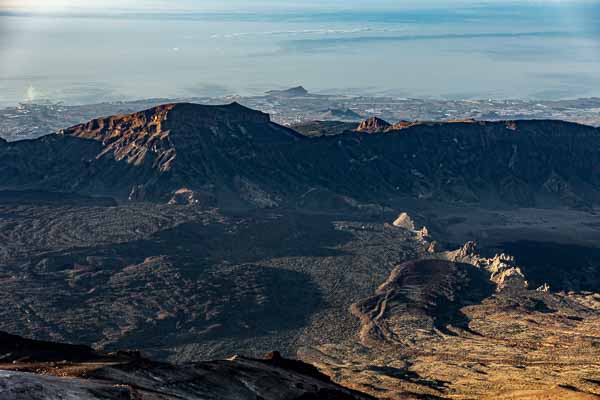 Teide : vue vers le Guajara, le parador et les Roques de García