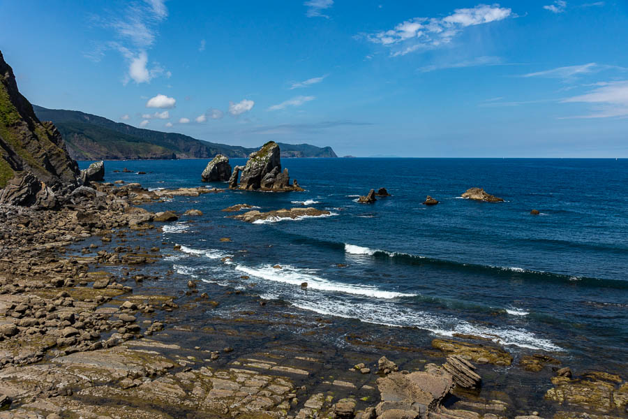 Gaztelugatxe : rochers