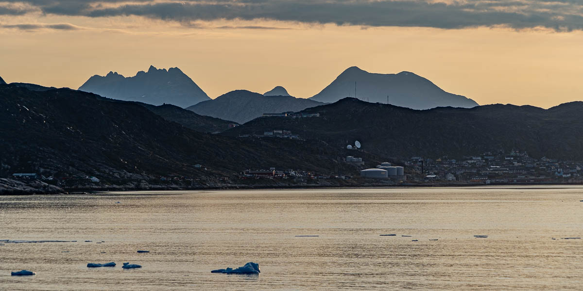 Lever de soleil sur Qaqortoq
