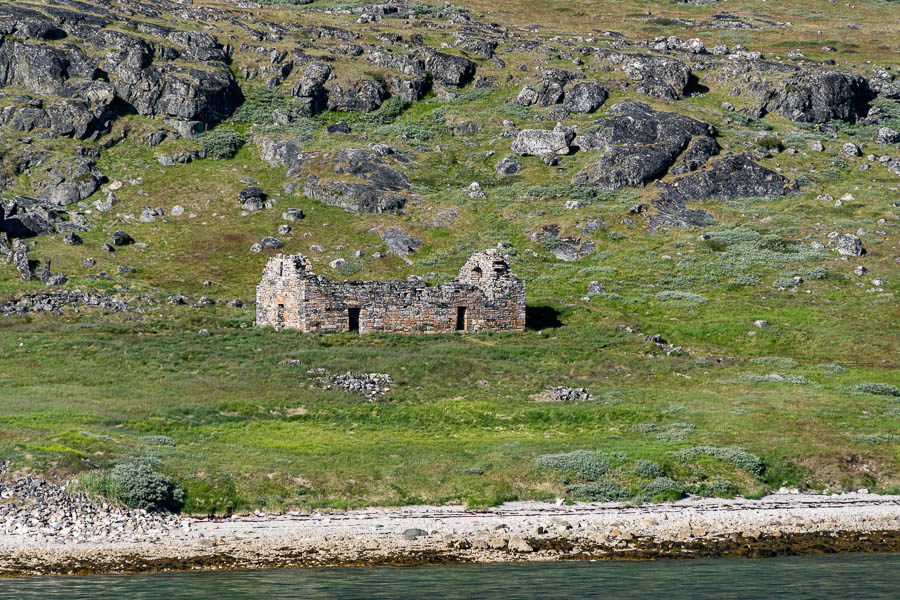 Ruines vikings de Qaqorkutulooq : église