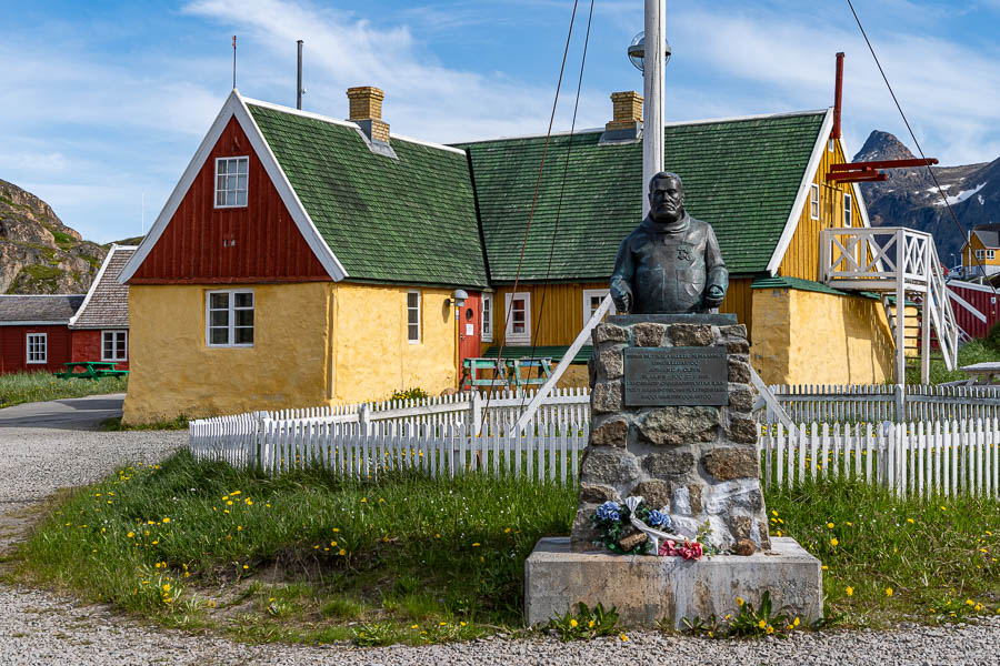 Sisimiut, musée : statue de Jørgen Olsen