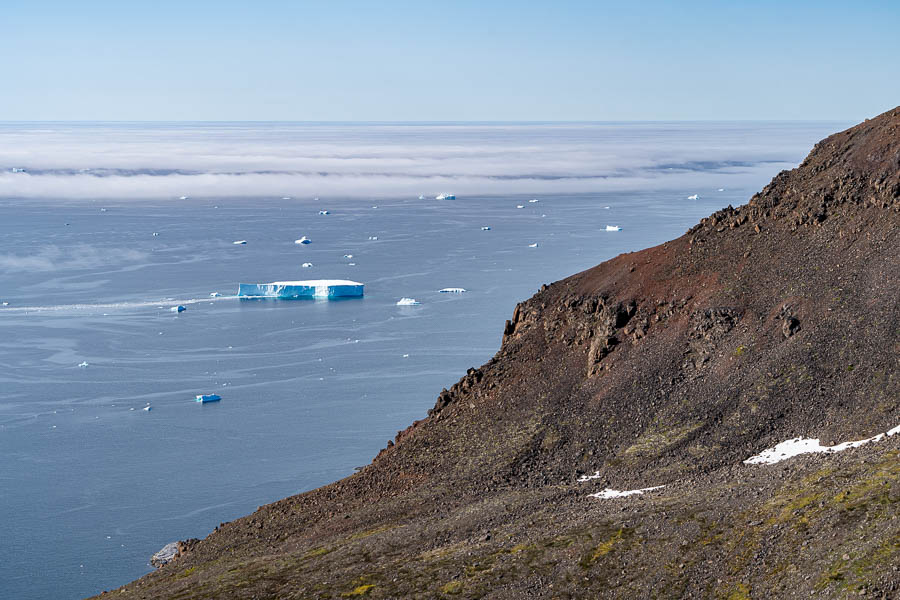 Qeqertarsuaq : iceberg tabulaire