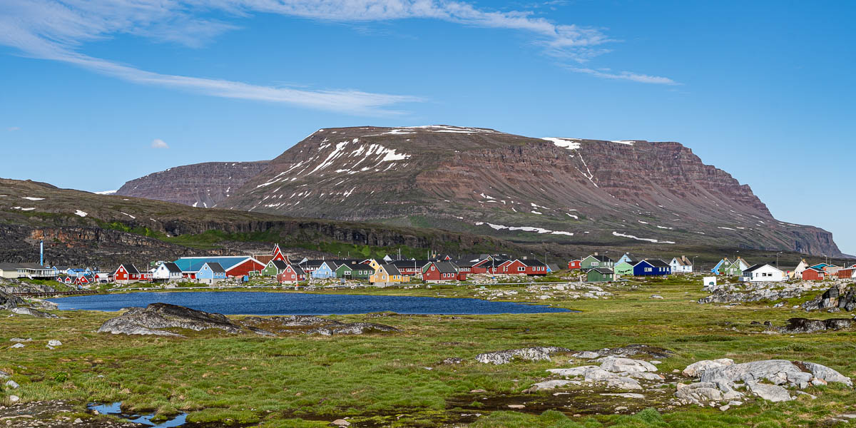 Qeqertarsuaq : étang et village