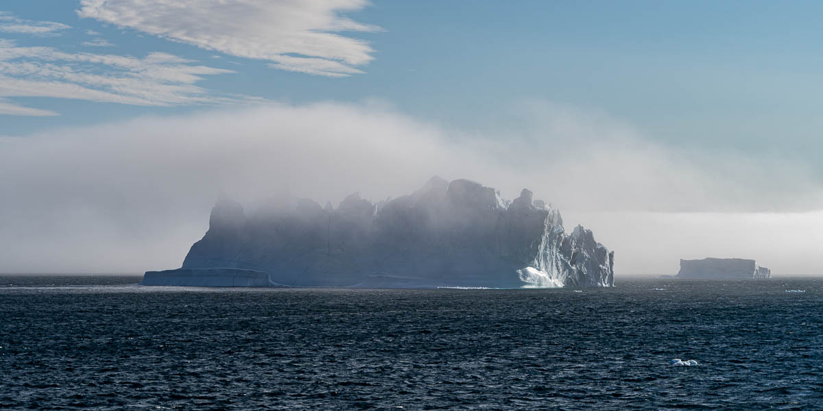 Baie de Qeqertarsuaq : iceberg