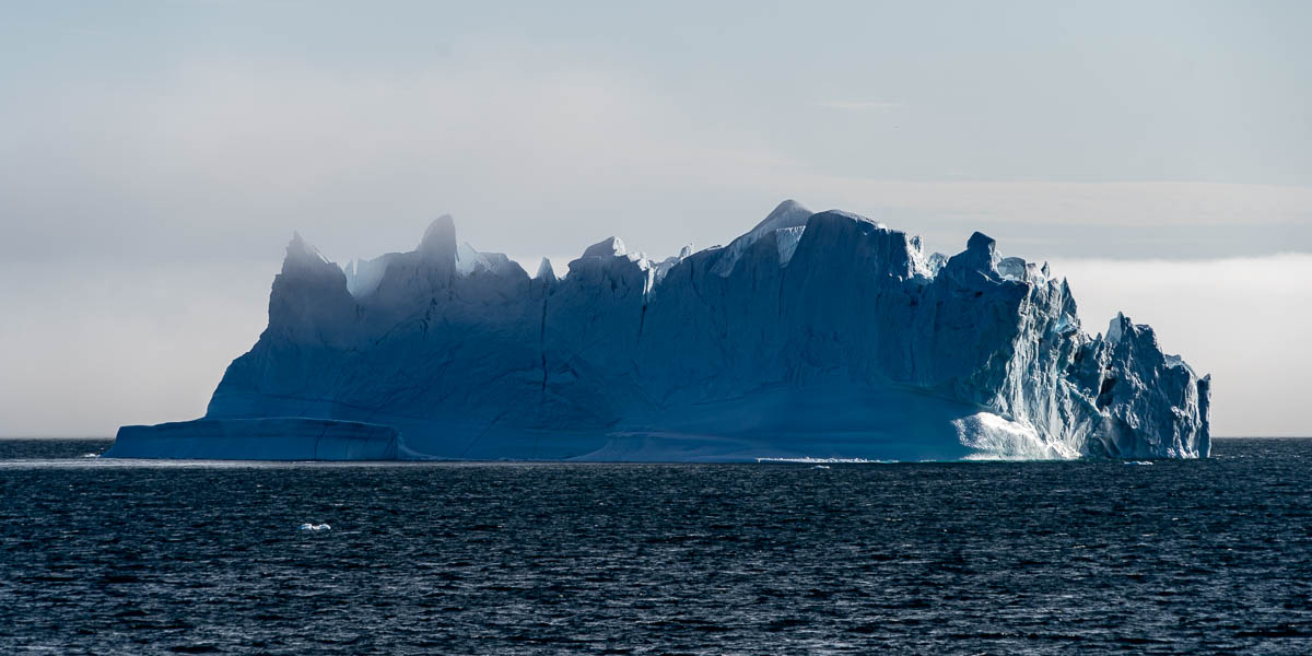 Baie de Qeqertarsuaq : iceberg