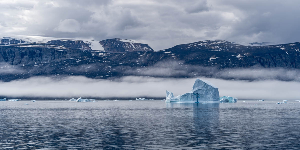 Fjord d'Uummannaq : péninsule Nuussuaq, icebergs