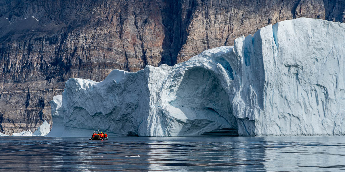 Fjord d'Uummannaq : icebergs et zodiacs