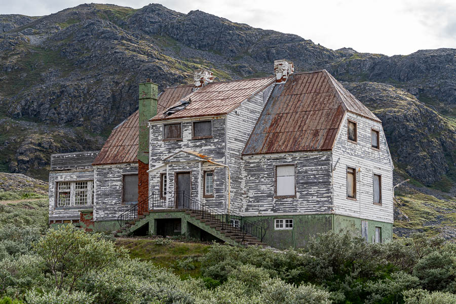 Ivittuut : mine de cryolite abandonnée