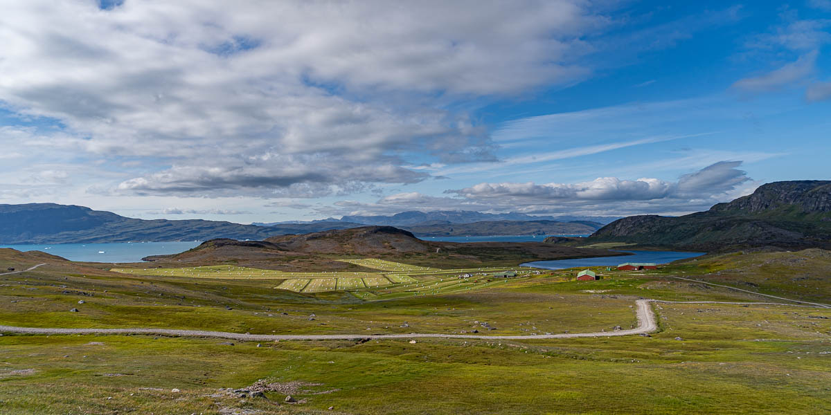 Igaliku : ferme, vue sur le Skovfjord