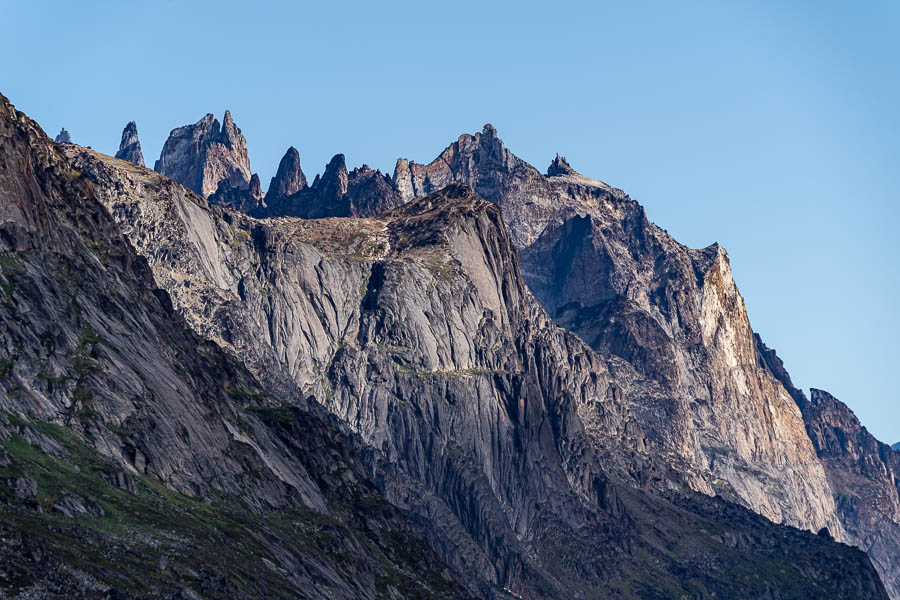Fjord Torsukattaq : rive ouest
