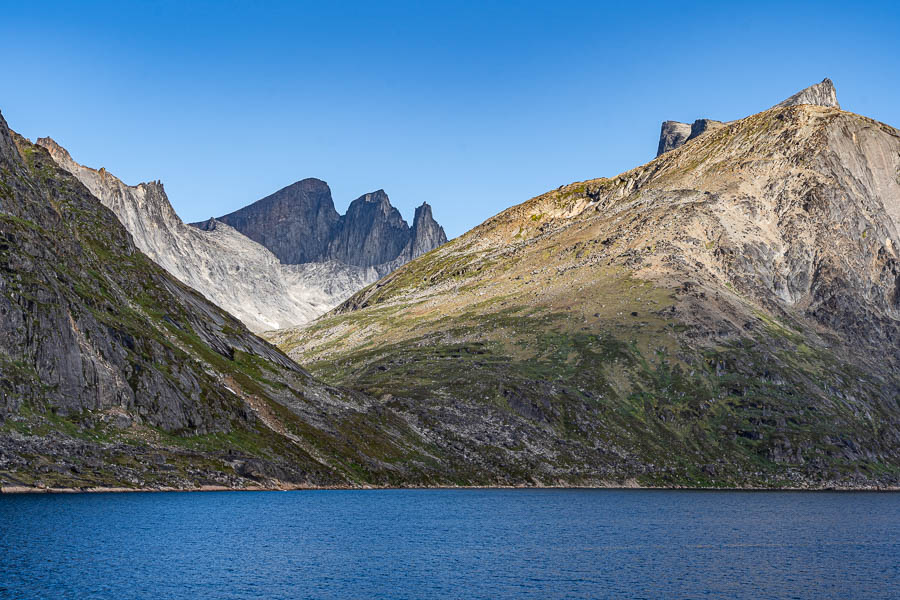 Fjord Torsukattaq : rive ouest