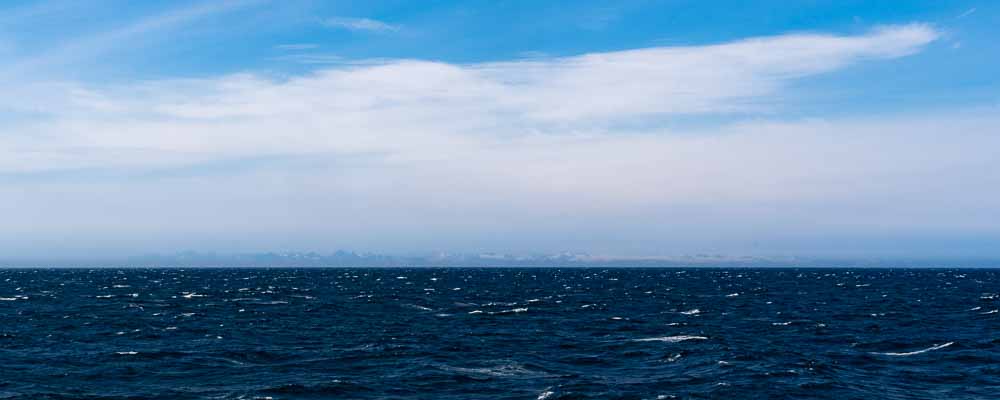 Mer d'Irminger : vue de la côte sud-est du Groenland